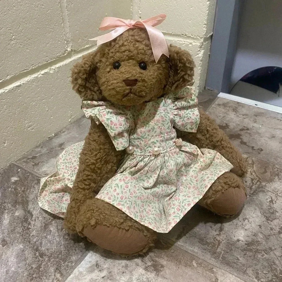 Stuffed Plush Bear 1995 Cottage Collectible Named "Meredith" in great  condition - Picture 4 of 16